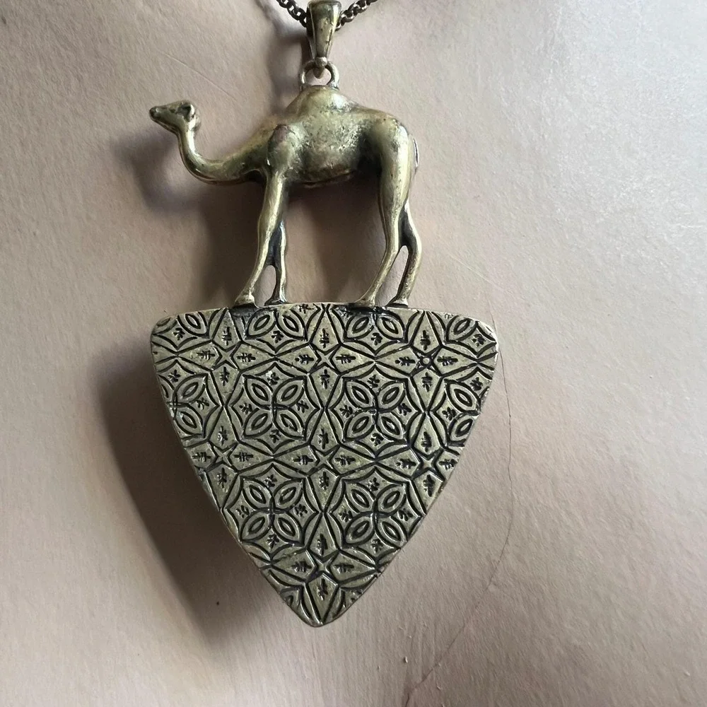 Vtg‎ Brass Tone Camel Faux Turquoise Triangle Pendant Necklace 24